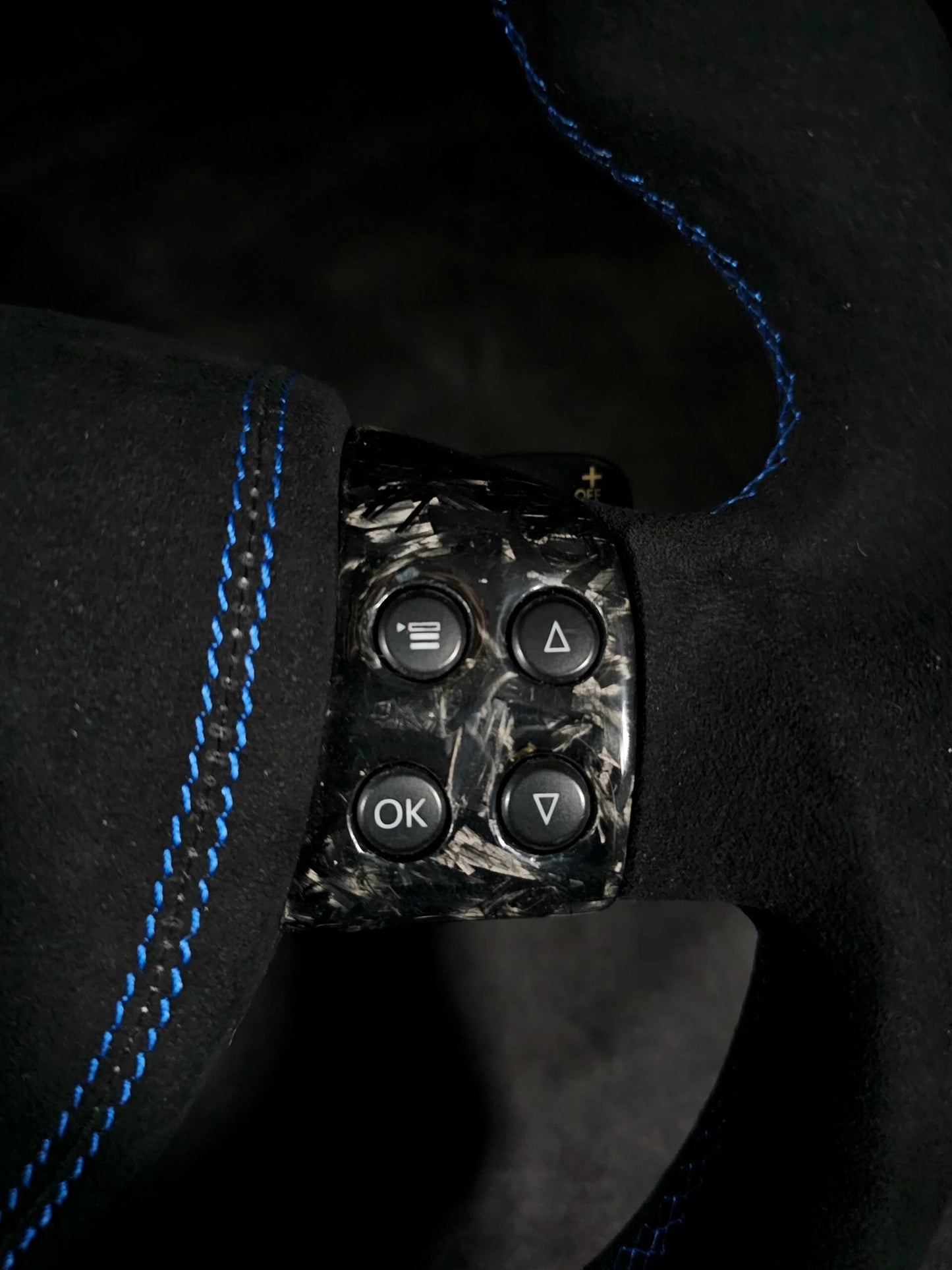 Volkswagen Golf Mk5 Custom Carbon Fiber Steering Wheel.