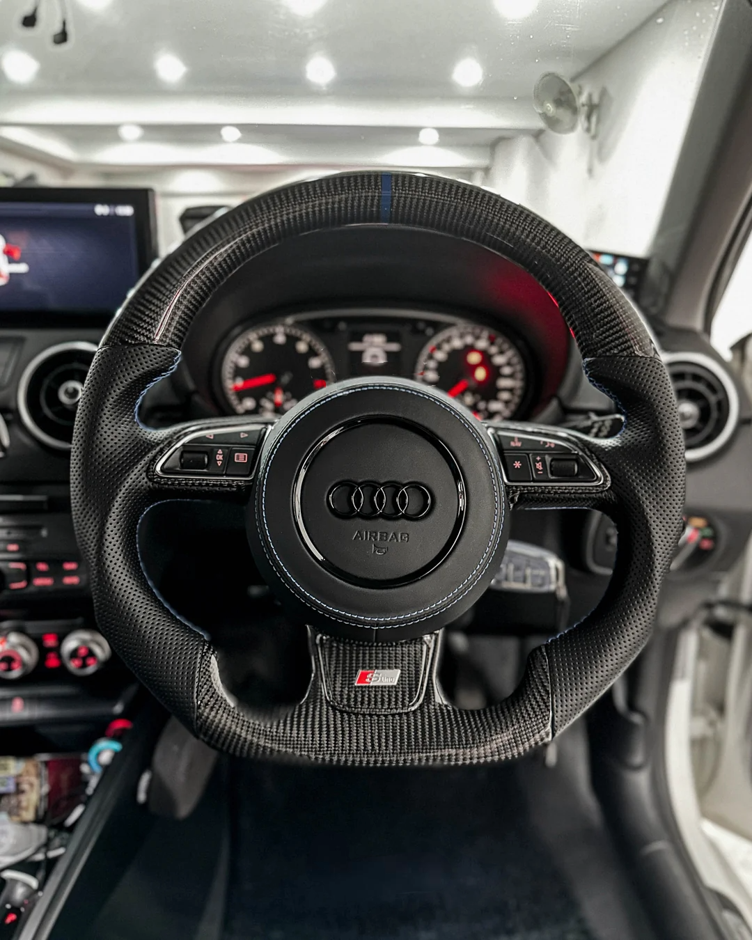 2012-2018 Audi A1 A2 A3 A4 A5 A6 A7 A8 S1 S3 S4 S5 S6 S7 S8 Q5 Q7 RS3 RS4 RS5 RS6 RS7 Custom Steering Wheel.